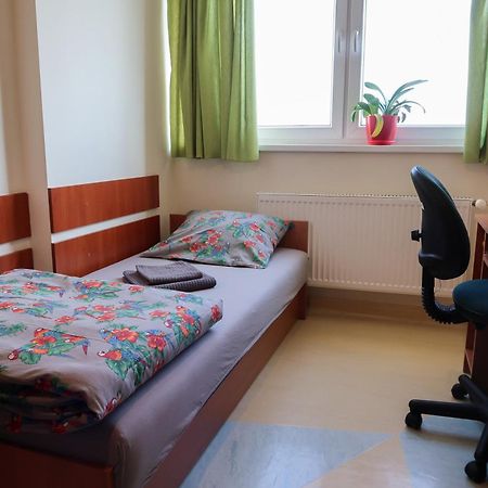 Dom Studencki Raj Hostel Wrocław Buitenkant foto
