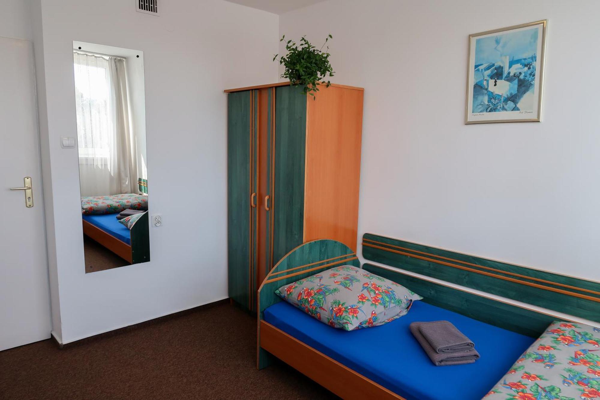 Dom Studencki Raj Hostel Wrocław Buitenkant foto