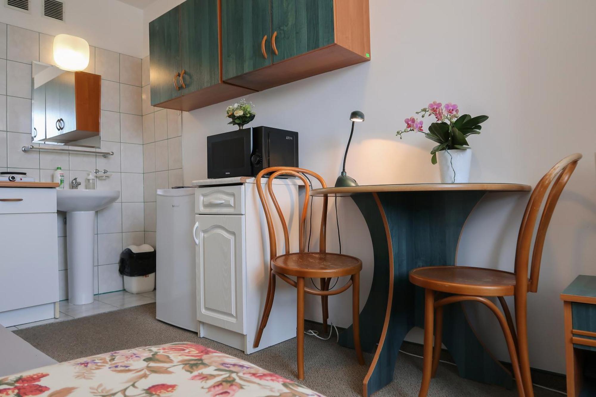 Dom Studencki Raj Hostel Wrocław Buitenkant foto