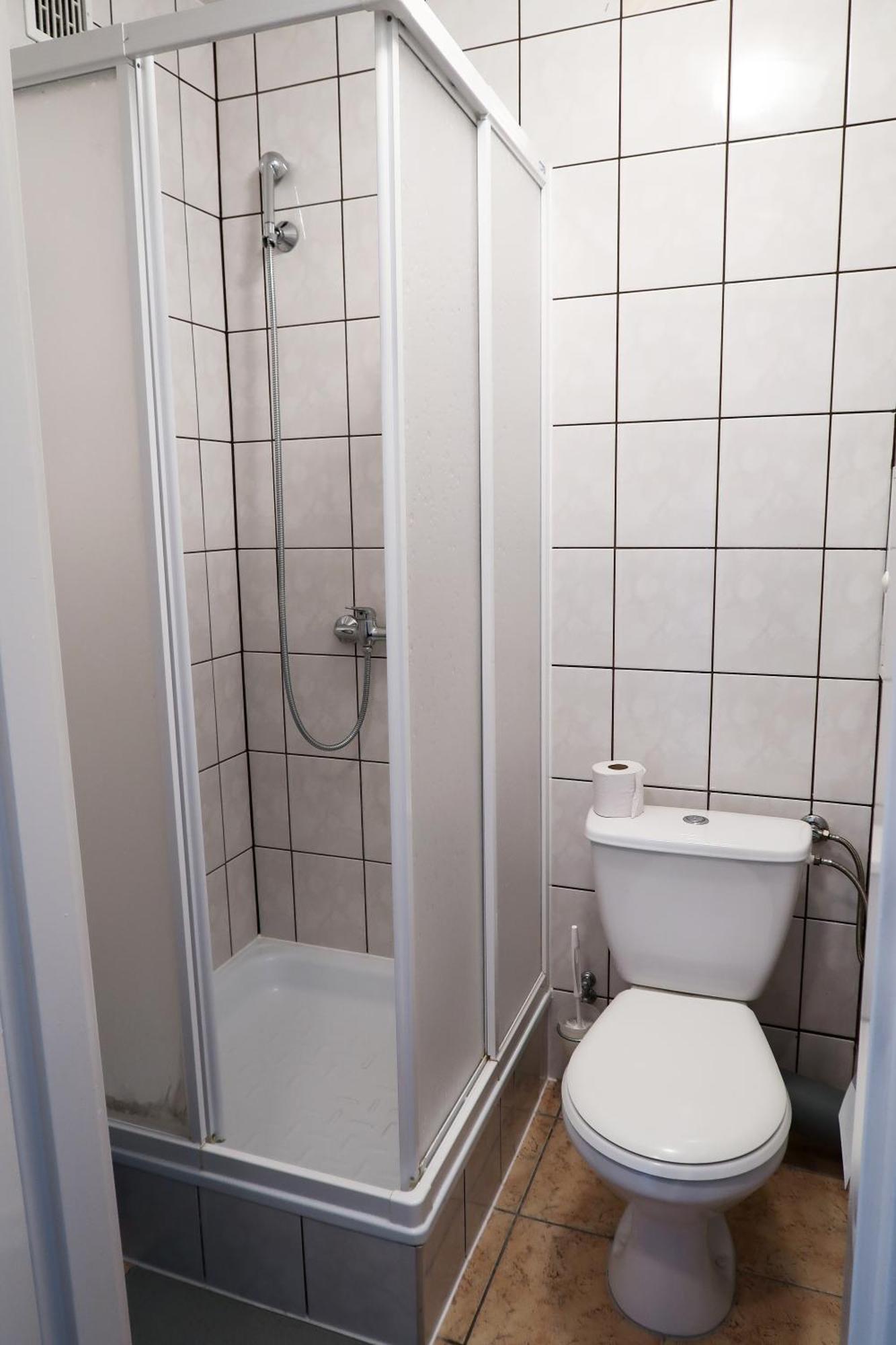 Dom Studencki Raj Hostel Wrocław Buitenkant foto